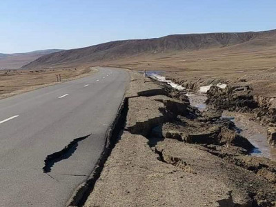 ЗТХЯ: Шарын голоос Дархан хүртэлх орон нутгийн замд эвдрэл гарсныг яаралтай засварлахаар ажиллаж байгаа