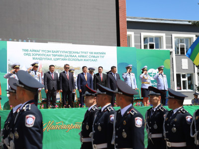 Монгол улсын төрийн далбаа, аймаг, сумдын туг мандуулах ёслолын ажиллагаа, зуунмод цэргийн хотхоны ёслол хүндэтгэлийн жагсаал боллоо
