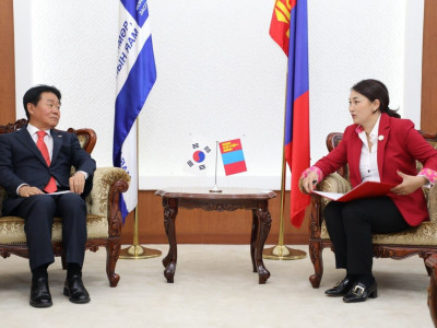 КИМ ЖУН ГҮ: ӨДӨРТ 800-900 ХҮН СОЛОНГОСЫН ВИЗ МЭДҮҮЛЖ БАЙНА