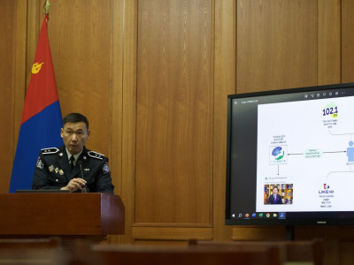 Ерөнхийлөгчийг хятад хэлээр ярьж буй мэтээр хуурамч бичлэг тараасан сэжигтнүүдийг баривчилж, эрүүгийн хэрэг үүсгэжээ 