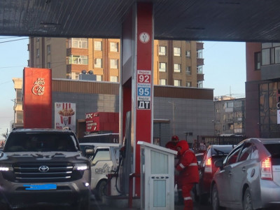 Шатахууны хомсдол үргэлжилсээр байна