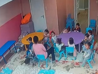 Цэцэрлэгийн багшдаа зодуулсан хоёр настай охин зөөлөн эдийн гэмтэл авч, тархи нь доргижээ