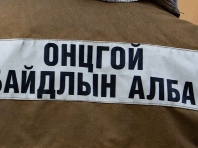 8 сартай хүүхэд гаднаас цоожилсон байсныг онгойлгон ээжид нь хүлээлгэн өгчээ