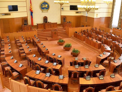 Танк ажиллагаа газраар солигдоод… 