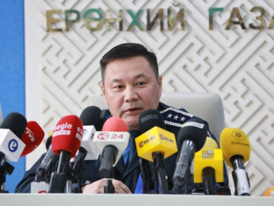 Насанд хүрээгүй хүнтэй бэлгийн харьцаанд орсон гэх ДӨРВӨН албан хаагчийг ажлаас нь чөлөөлж, хэргийг шалгаж байгаа 