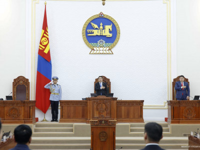 Шинээр бүрдсэн парламентын анхны намрын чуулган эхэллээ