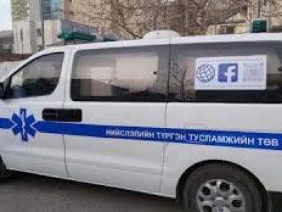 Дутуу нярайг тээвэрлэн урсгал сөрж явсан түргэний тэрэгт зам тавьж өгөөгүйгээс эмч тархиндаа хүнд гэмтжээ