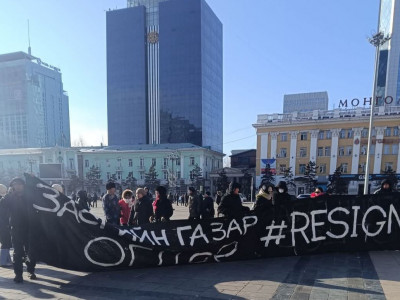 Ард түмэн мах, гурил, приус гурваар амьдарч байна. Приусын татварыг арав дахин нэмэхээр жагсалгүй яахав дээ… 