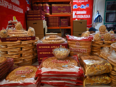 Цагаан сараа цомхон тэмдэглэдэг болъё
