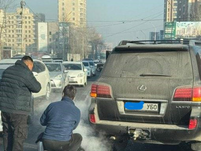 Албан үүргээ гүйцэтгэж байсан цагдаагийн алба хаагчийг мөргөж гэмтээжээ
