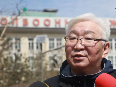 Э.Бат-Үүл: Оросын олигархиудтай нийлж Монголын уул уурхайн баялгийг булаах тэмцэл өрнөж байна