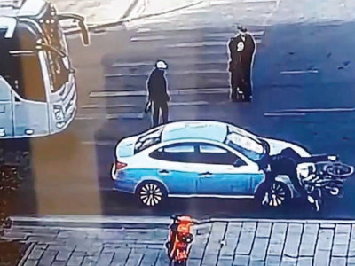 Б.Мөнхтуяа: Тухайн жолооч цагдаа дохиход зогсохгүй зугтаж яваад дүүг маань мөргөчихсөн байна лээ 