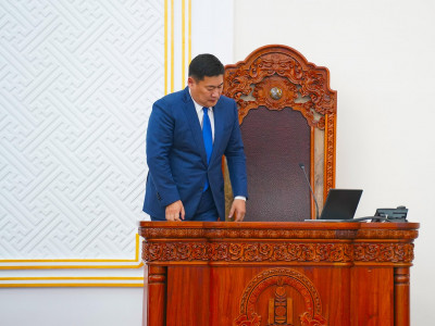 Итгэл хүлээлгэх эсэхийг УИХ шийдсэний дараа Ерөнхий сайд нээлттэй ярилцлага өгнө гэв