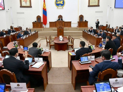 Улс төрийн тогтворгүй байдлаас болж том төслүүд гацаад эхэллээ