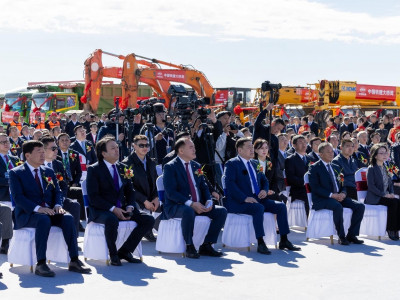 Хамтарсан Засгийн газрын эхлүүлсэн Гашуунсухайтын хил холболт дахиад гацах нь дээ…