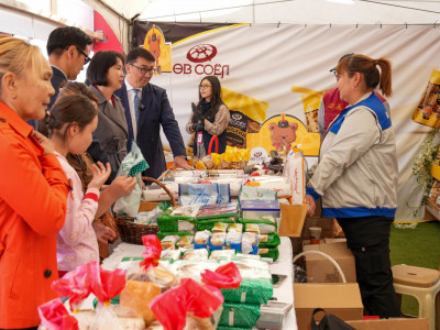 “Намрын ногоон өдрүүд-үндэсний үйлдвэрлэл 2025” үзэсгэлэн худалдааны нээлт боллоо