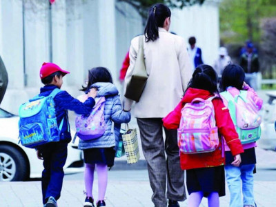 Б.Хандсүрэн: Эцэг эхчүүд “Миний хүүхдийг нүднээс далд яаж байгаа бол” гэсэн хардалттай байдаг