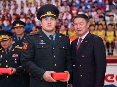 Улсын арслан Э.Батмагнайг дэслэгч цолоор шагнажээ