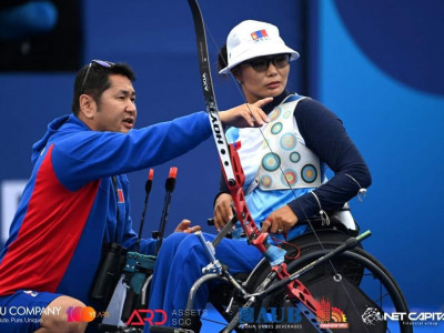 ААВЫГАА ДАСГАЛЖУУЛЖ БАЙСАН СОНИРХОЛТОЙ ТҮҮХТЭЙ ДАСГАЛЖУУЛАГЧ Б.ЗОЛБОО