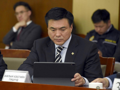 Шадар сайд С.Амарсайханыг огцрууллаа