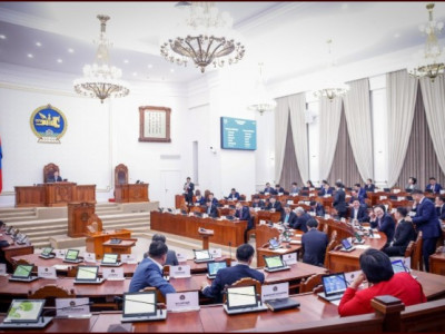 УИХ-ын 126 гишүүний тоог цөөлж, хэмнэсэн зардлаар нь тэтгэвэр нэмье