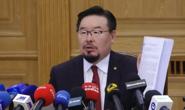 Нүүрсний хулгайтай хийх тэмцлээ эрс шийдэмгий үргэлжлүүлэхийн тулд Б.Энхбаярыг Хууль зүй, дотоод хэргийн сайдаар томиллоо