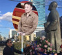 Н.Номтойбаяр эpx чөлөөгөө тyнхаглан Зоригийн хөшөөнд цэцэг өргөв