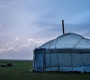 Увс аймагт айлын гэр дээр аянга бууж, нэг иргэн амь насаа алджээ