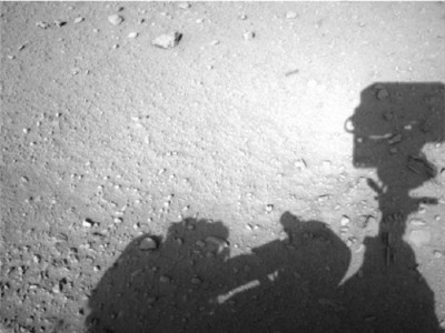 Марс дээрх харь гаригийн хүний зургийг NASA хэвлэлээр цацлаа