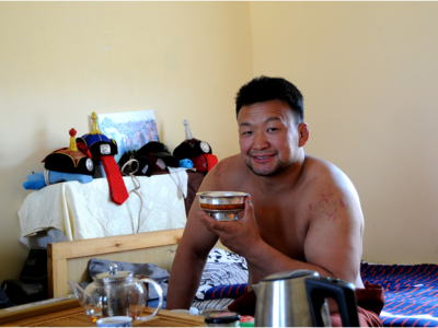 Олимпийн аваргатай Монгол наадмын өнгө