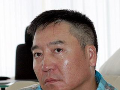 ”Монгол Газар”-ын Ц.Мянганбаяр хөргөгч дүүрэн эм зэхжээ