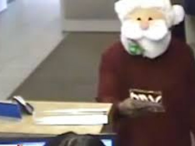 Бичлэг: Санта Клаусын багтай этгээд банк дээрэмджээ