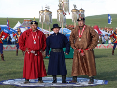 Монгол Улсын Ерөнхийлөгчийн зарлигаар П.Бүрэнтөгсөд “Улсын аварга” цол олголоо